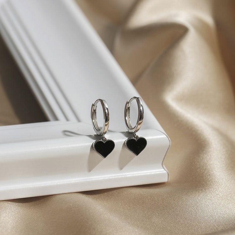 CLASSIC | Babydoll black mini heart earrings - Silver