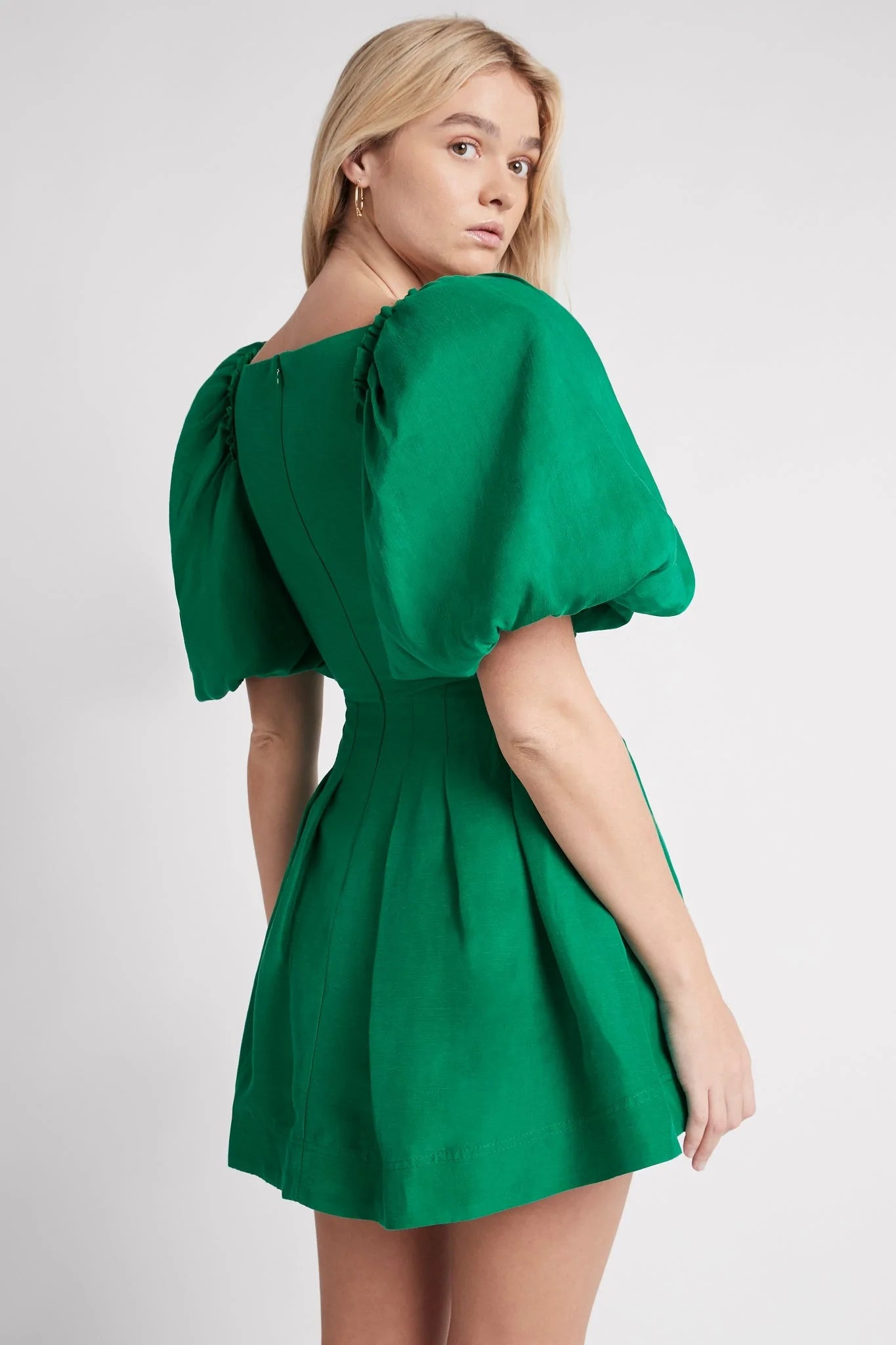 Dusk knot puff sleeve mini dress emerald green