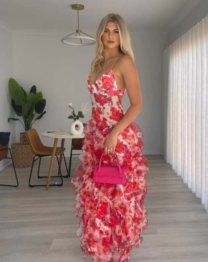 Iris maxi Red – Dress to Impress Rentals