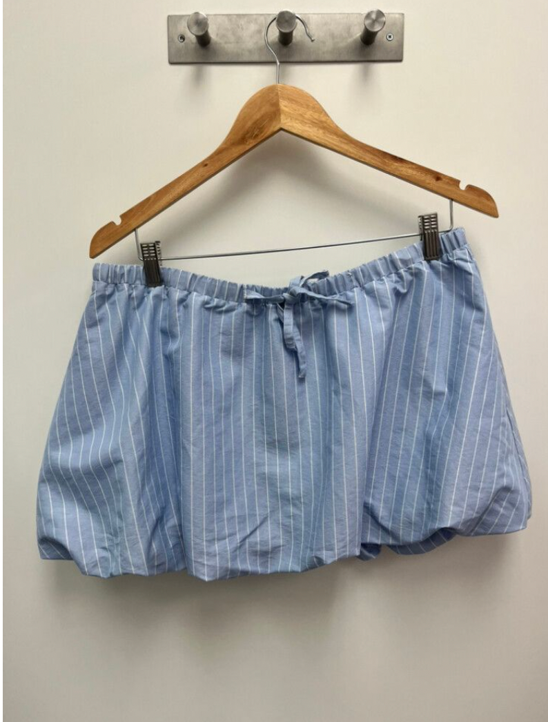 SALE - Blue pin stripe bubble mini skirt (L)