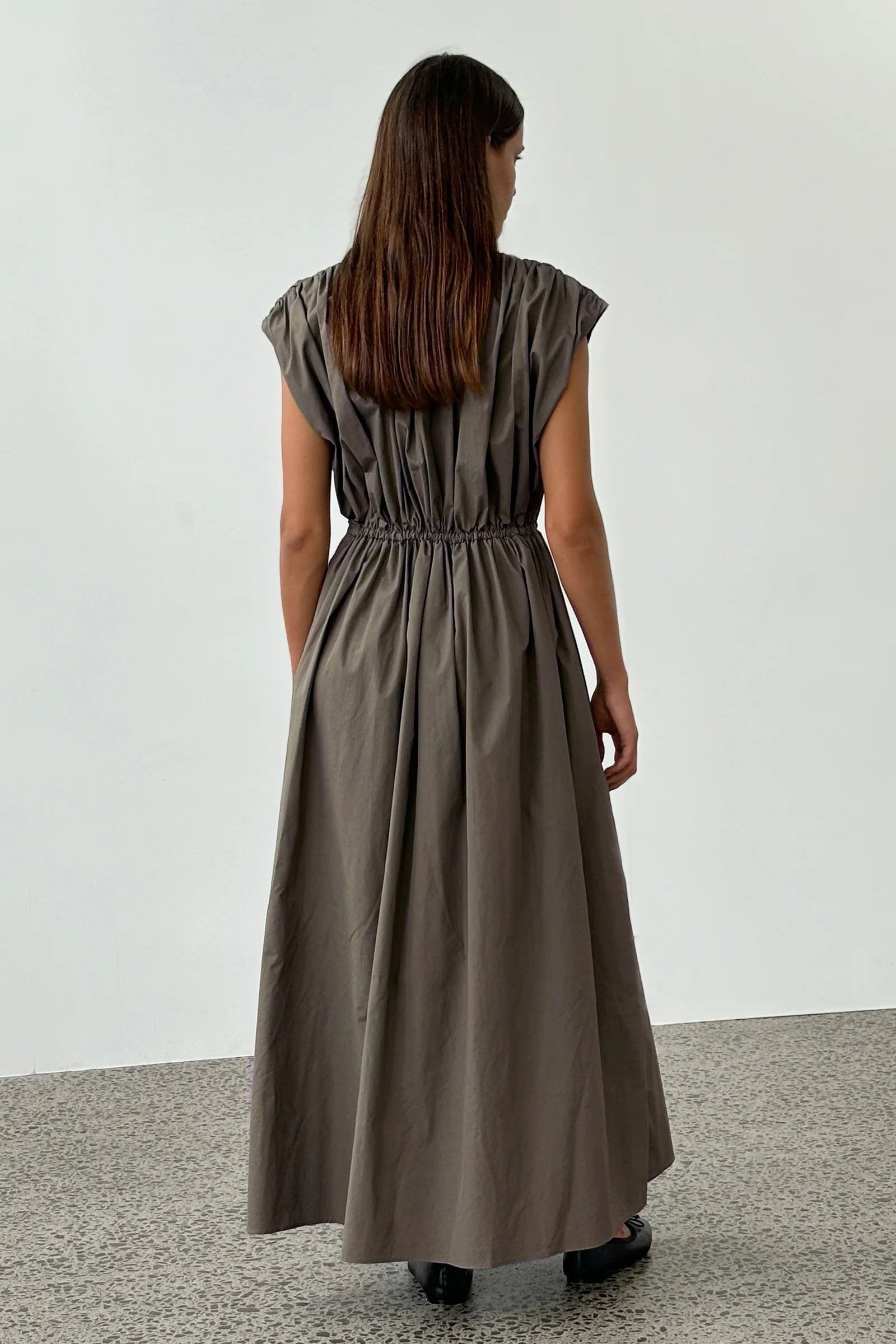 dress to impress khaki Outfit Versatile enough for work or dinner Vienna gathered dress in khaki